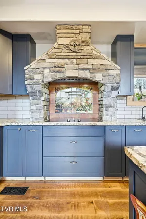 $1,449,000 | 8521 Parker Drive, Corryton, TN 37721