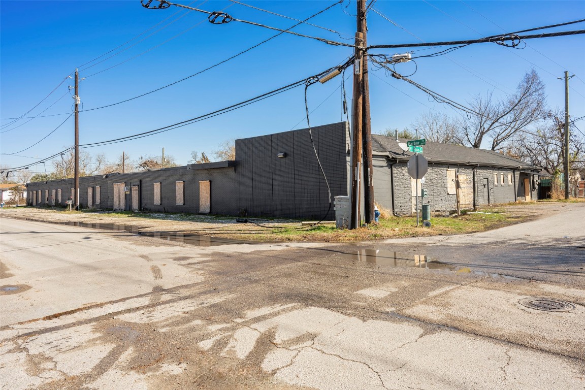 933 Harbor Street, Unit 12 Houston, TX 77020 - Photo 1 of 27