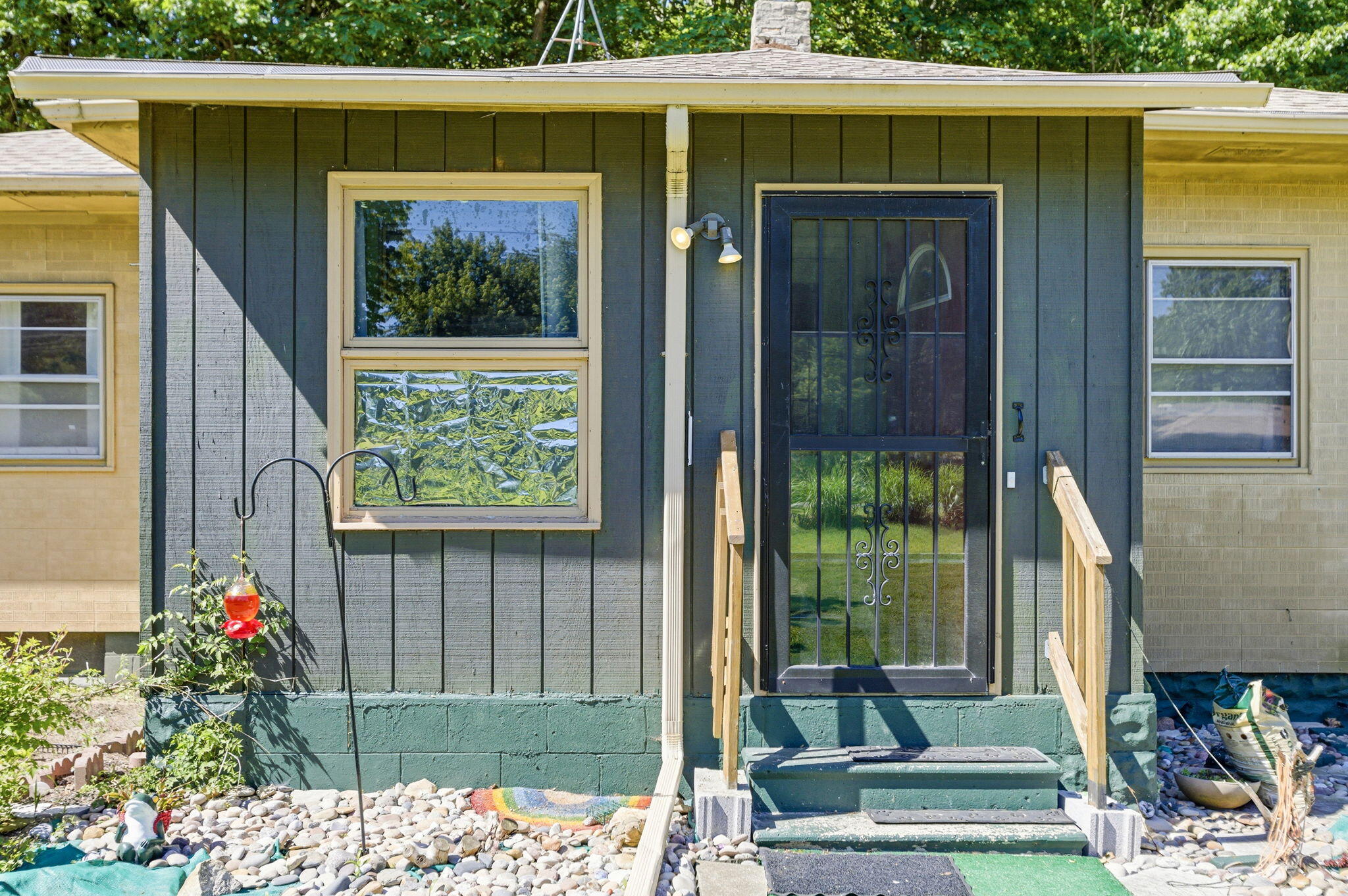 1356 Pipestone Road Benton Harbor, MI 49022 - Photo 5 of 28 3-web-or-mls-1356 Pipestone Benton Harbo