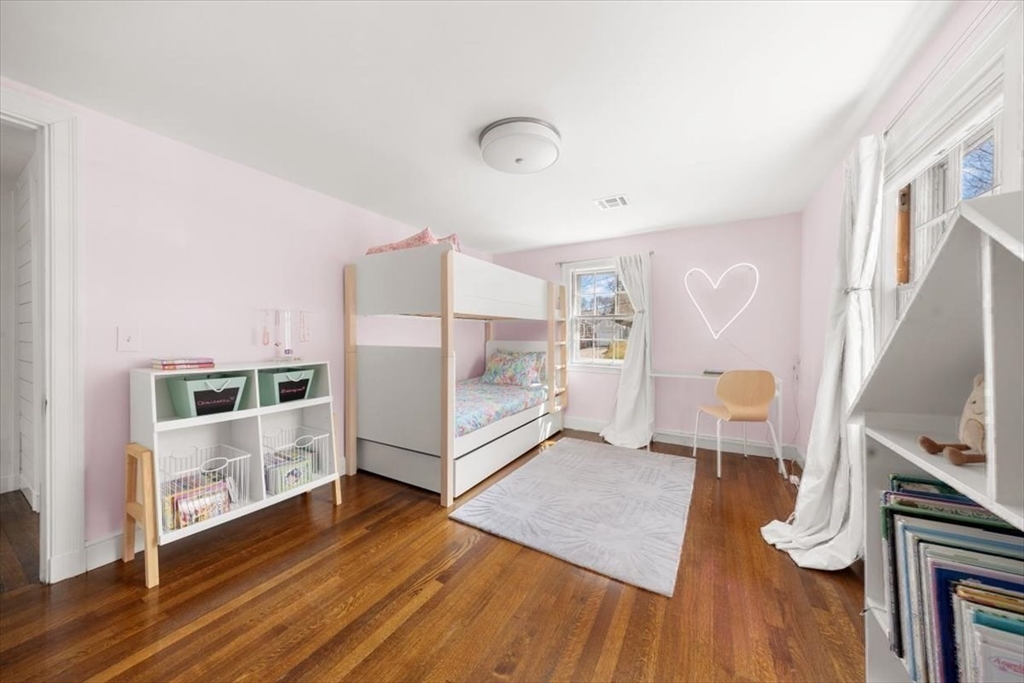 67 Governor Long Road Hingham, MA 02043 - Photo 22 of 34