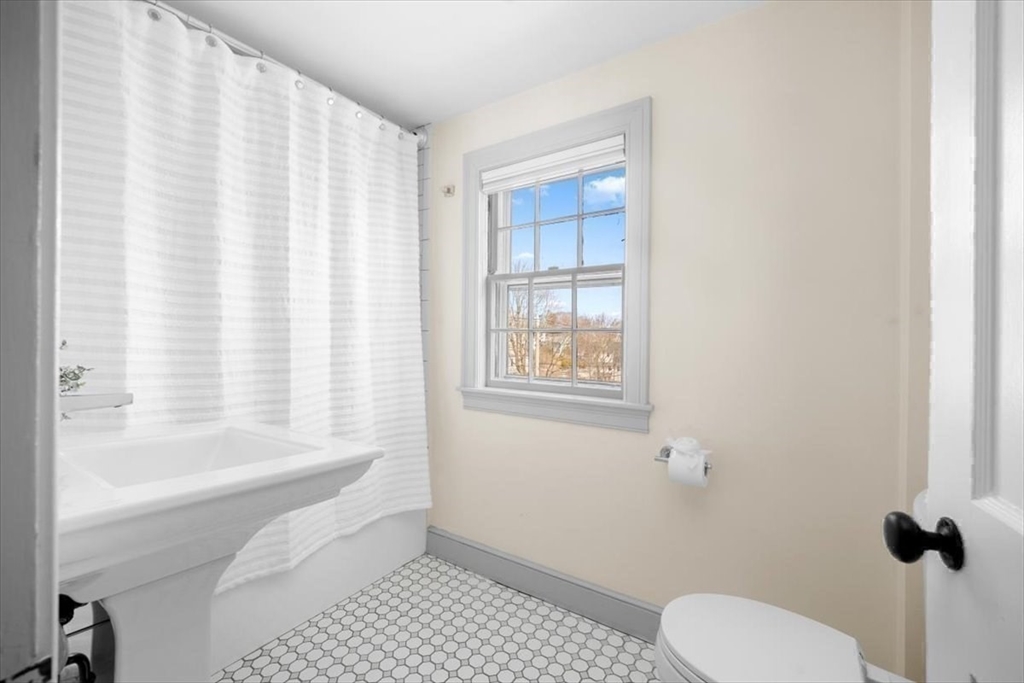 67 Governor Long Road Hingham, MA 02043 - Photo 25 of 34