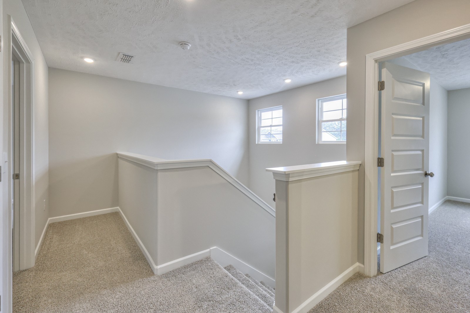 113 Creek Wood Road Manchester, TN 37355 - Photo 32 of 37 a view of hallway with window