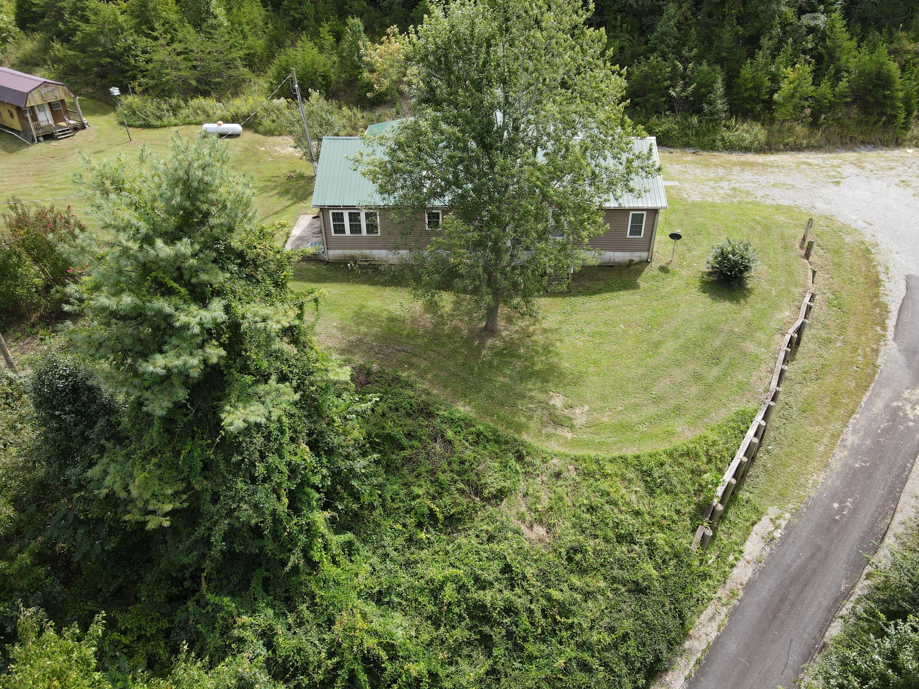 1777 Calico Road Berea, KY 40403 - Photo 22 of 51 5FFCBD7C-1F46-423C-88B8-ED588FACD6C1