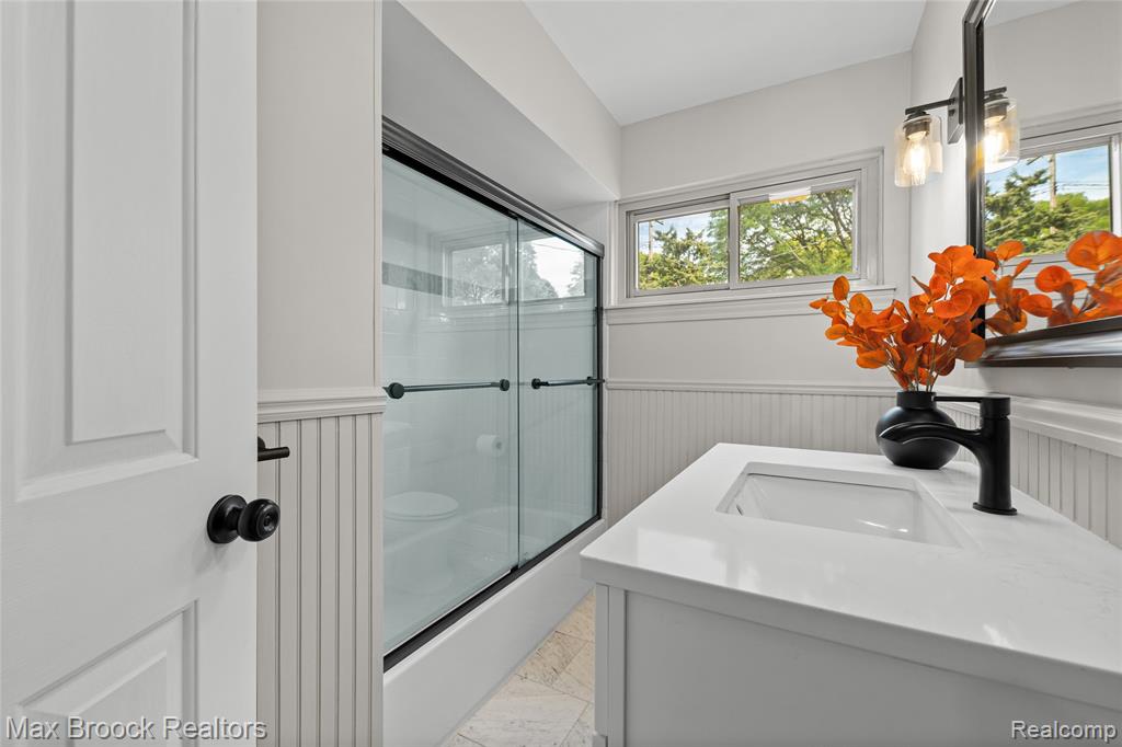 1563 Cheltenham Road Birmingham, MI 48009 - Photo 12 of 23 Gallery Image 12