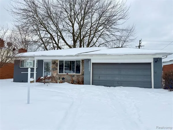 $2,000 | 29265 Van Laan Drive, Warren, MI 48092