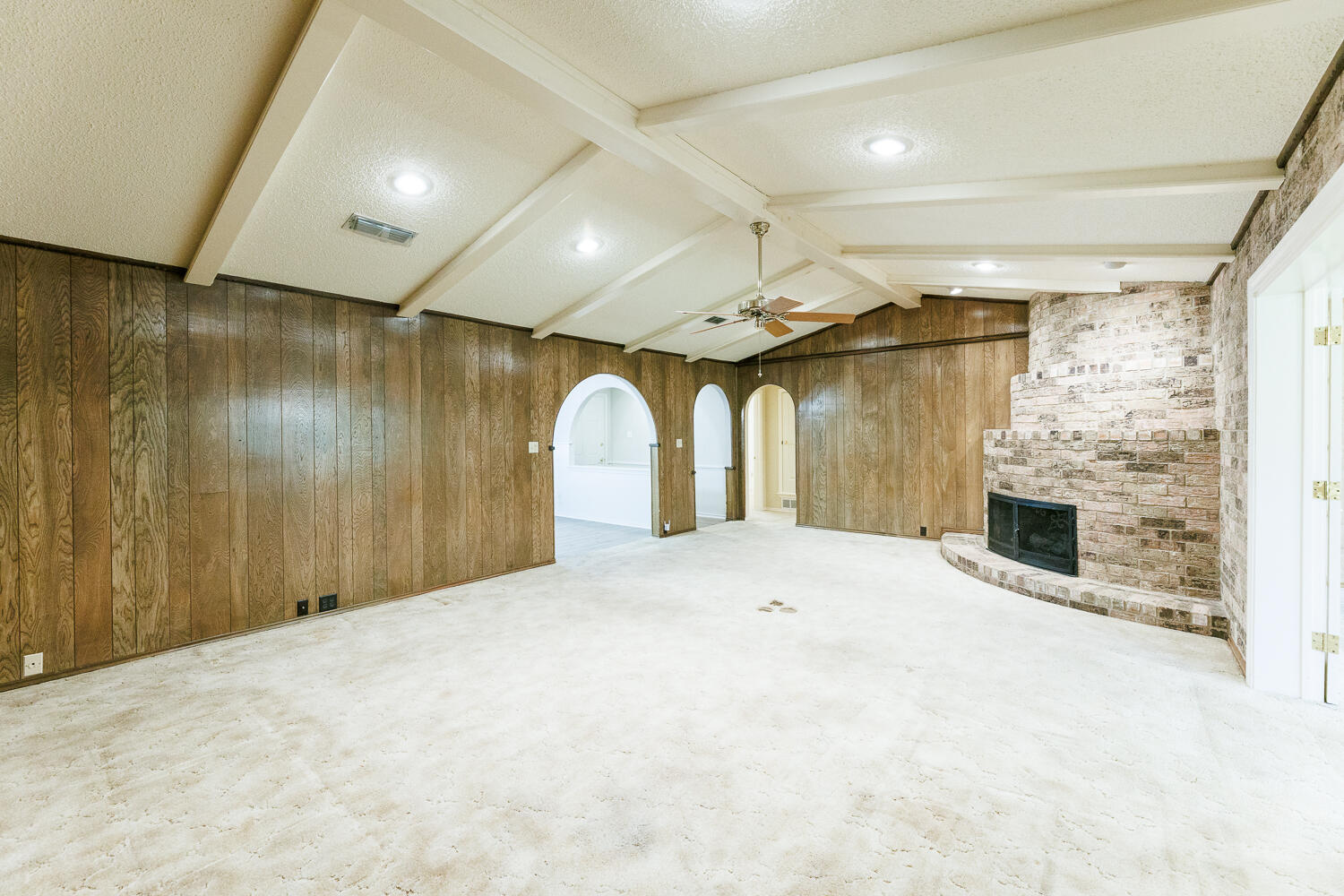 4419 79th Street Lubbock, TX 79424 - Photo 14 of 47 Large Living Room