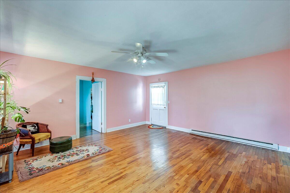 192 Switzer Road Frankfort, KY 40601 - Photo 20 of 32 living Room #2 3