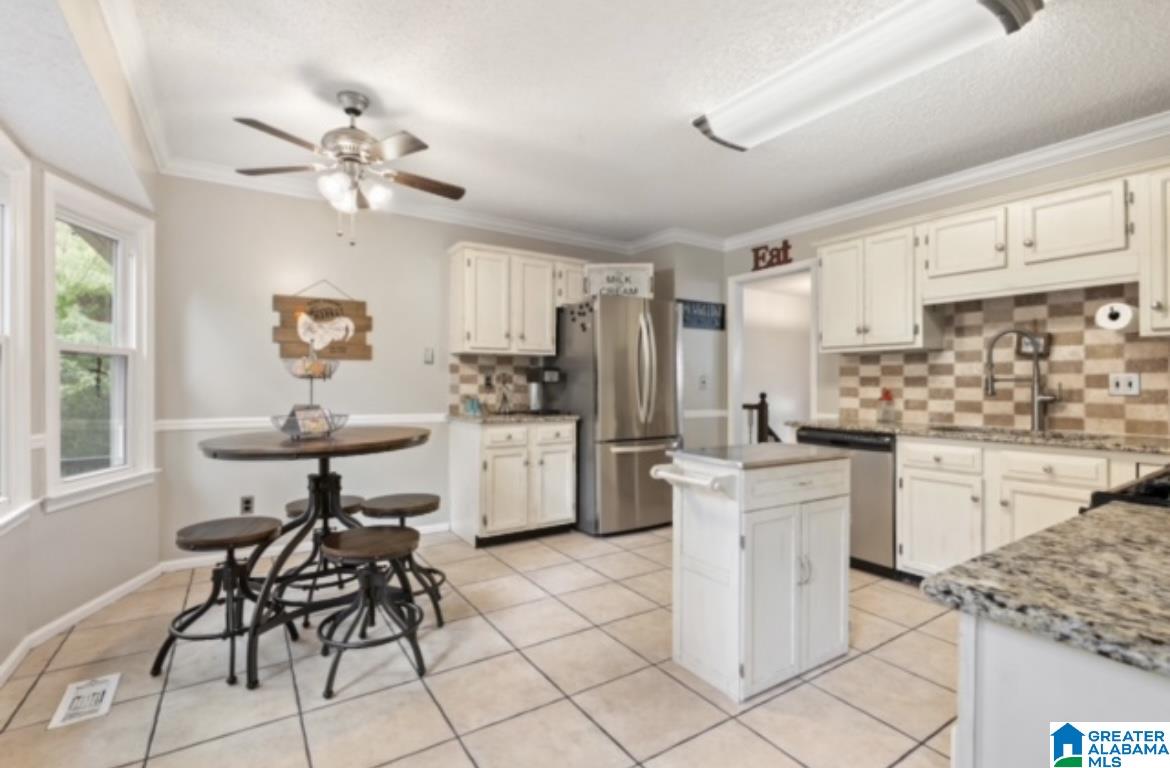 1108 Colonial Drive Alabaster, AL 35007 - Photo 11 of 28 Gallery Image 11
