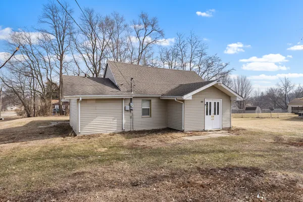 $94,900 | 702 Cambridge Avenue, Rockford, IL 61102
