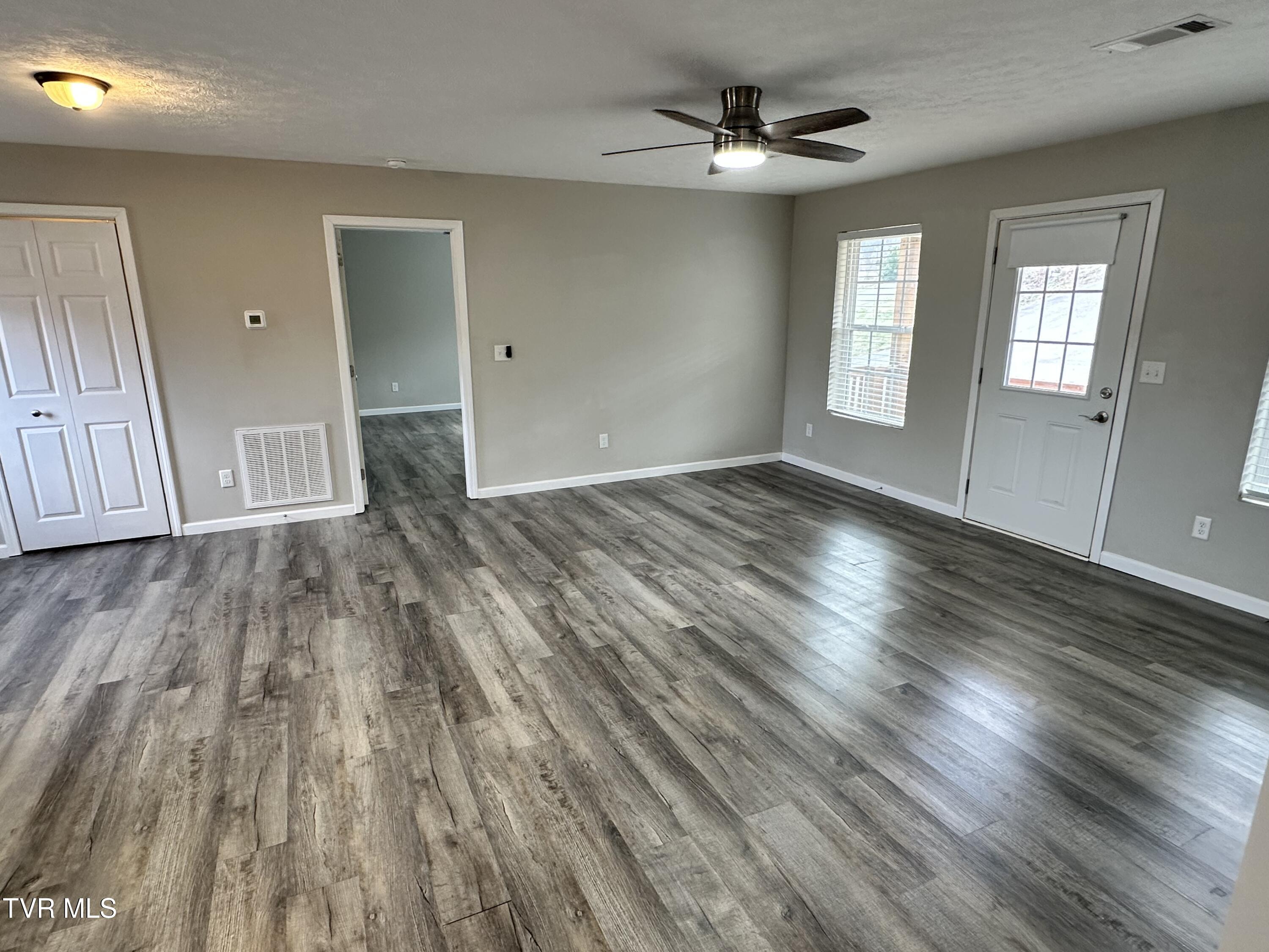 719 Parsonage Road Dandridge, TN 37725 - Photo 3 of 16 IMG_3991