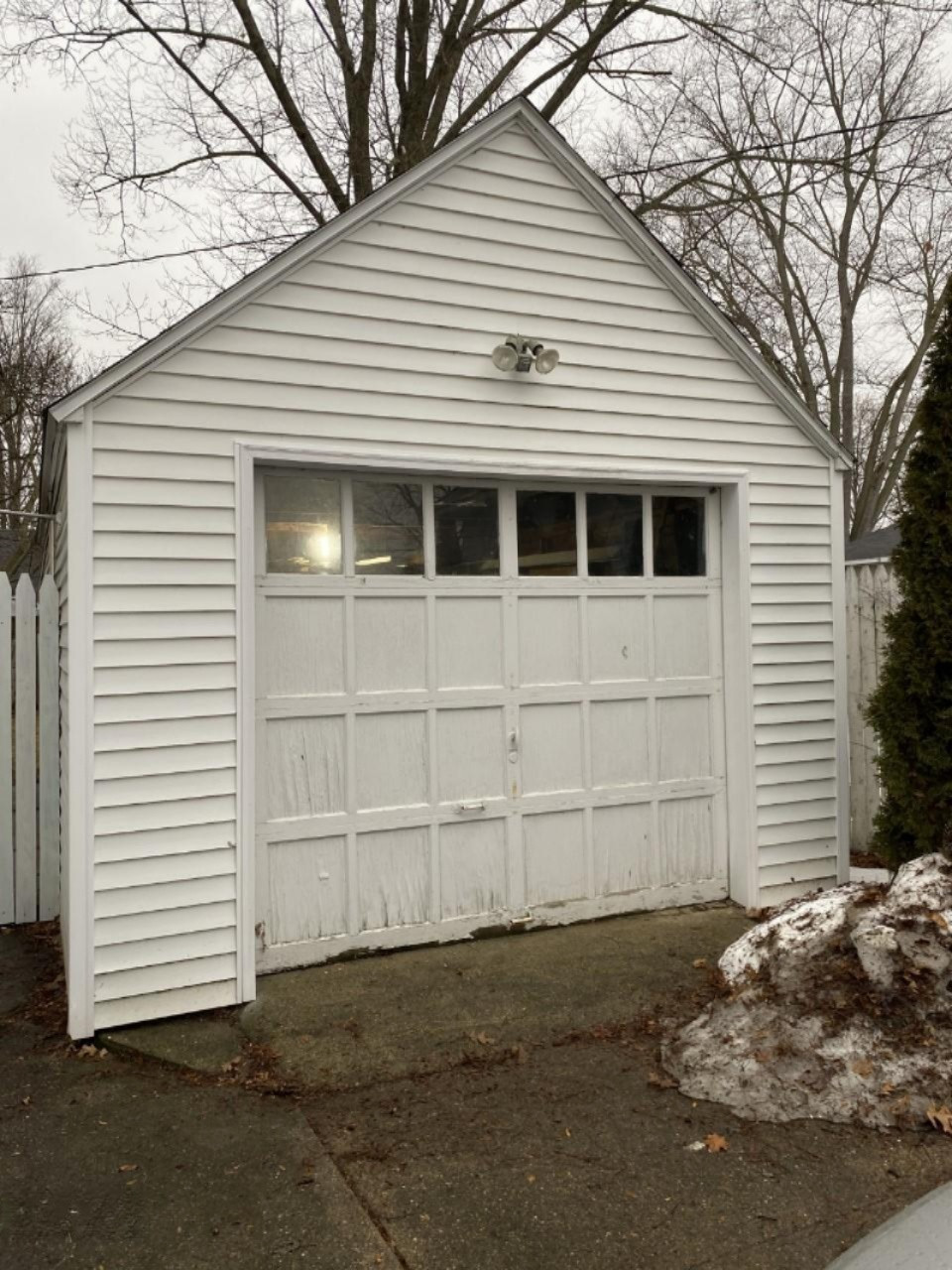 637 Constantine Street Three Rivers, MI 49093 - Photo 20 of 22 const garage
