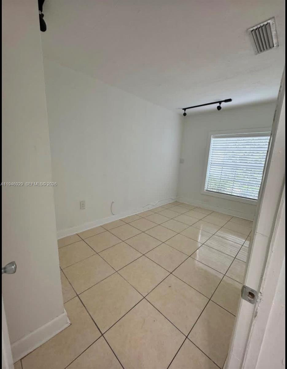 2400 Southwest 62nd Avenue Miami, FL 33155 - Photo 14 of 16