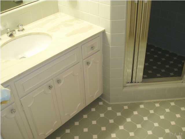 151 Dean Road Pensacola, FL 32503 - Photo 10 of 23 ~ One of the FULL Baths join the Hall & a Bedroom ~