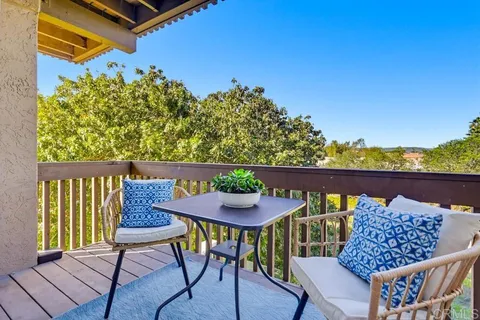 $525,000 | 4208 La Casita Way, Unit 3, Oceanside, CA 92057