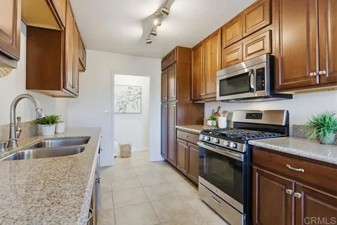 $525,000 | 4208 La Casita Way, Unit 3, Oceanside, CA 92057