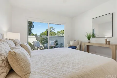 $525,000 | 4208 La Casita Way, Unit 3, Oceanside, CA 92057