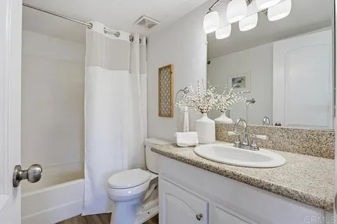 $525,000 | 4208 La Casita Way, Unit 3, Oceanside, CA 92057