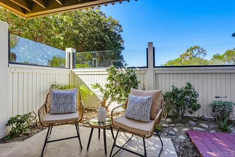 $525,000 | 4208 La Casita Way, Unit 3, Oceanside, CA 92057