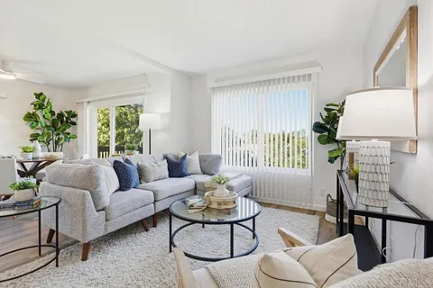 $525,000 | 4208 La Casita Way, Unit 3, Oceanside, CA 92057