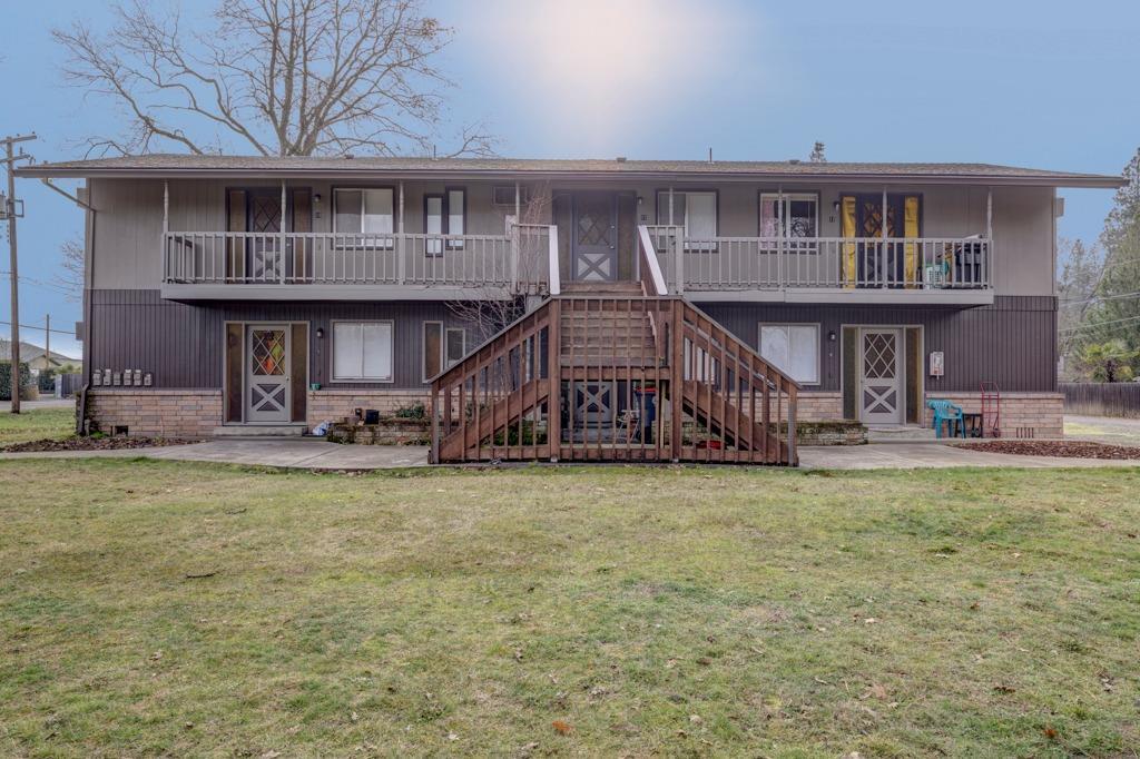 124 Oak Grove Road Medford, OR 97501 - Photo 1 of 16 Primary Photo