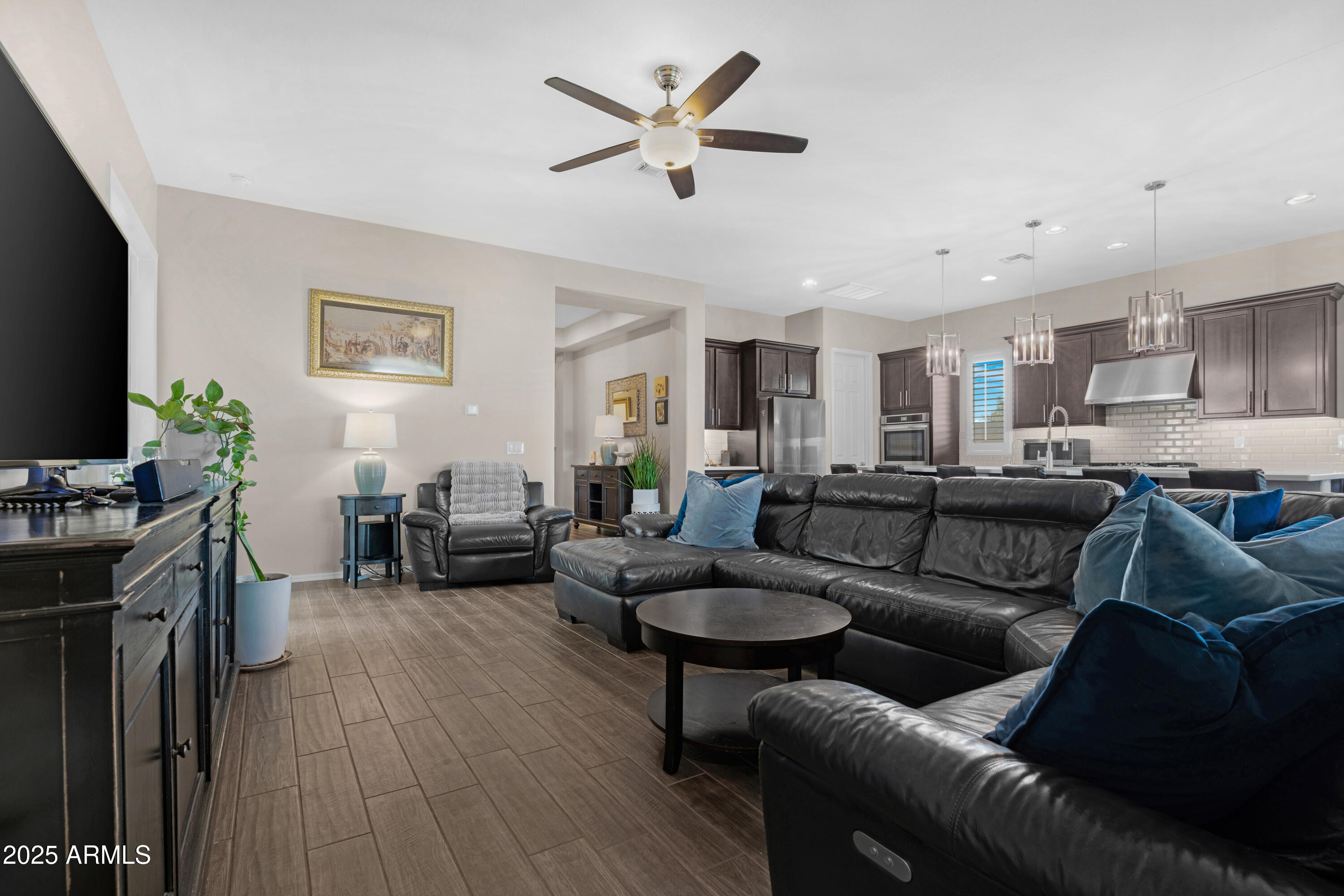 4341 South Mayfair Way Gilbert, AZ 85297 - Photo 17 of 39 Living 3