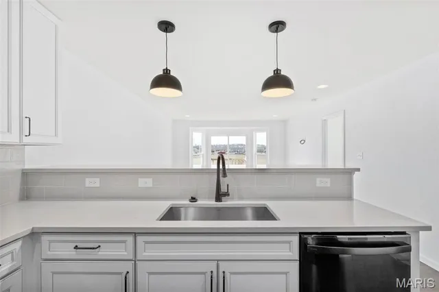 $354,900 | 2 Belmont At Grove, St. Louis, MO 63123