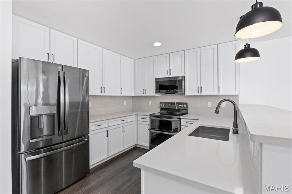 2 Belmont At Grove St. Louis, MO 63123 - Photo 3 of 20