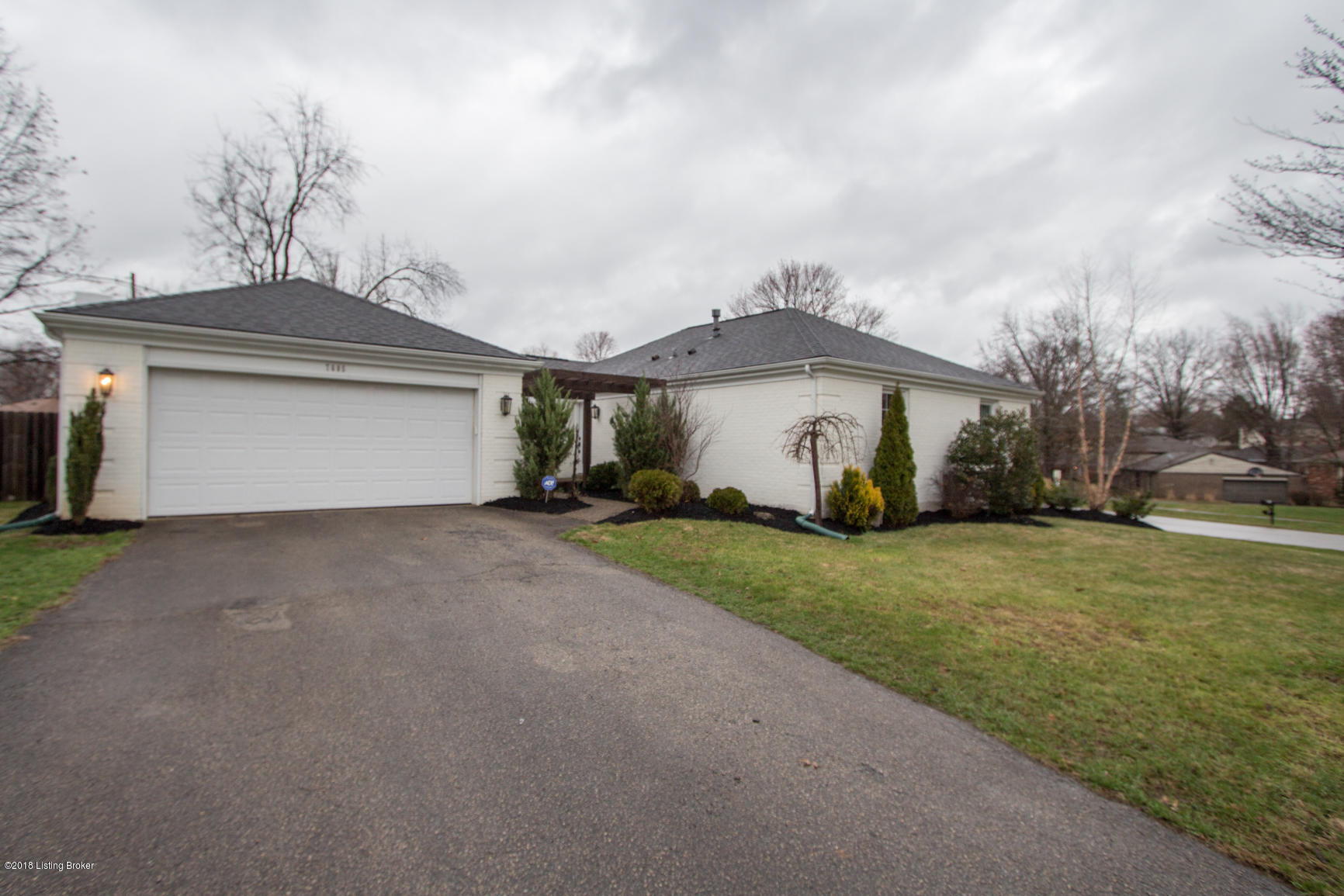 7605 Tempsclair Road Louisville, KY 40220 - Photo 2 of 50 JThomas Photography-7605 Tempsclair-47