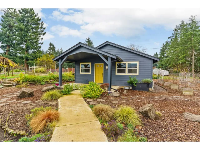 $900,000 | 27862 Green Oaks Drive, Eugene, OR 97402