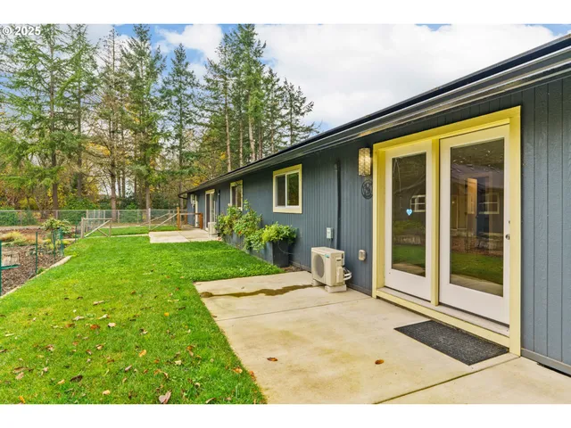 $900,000 | 27862 Green Oaks Drive, Eugene, OR 97402