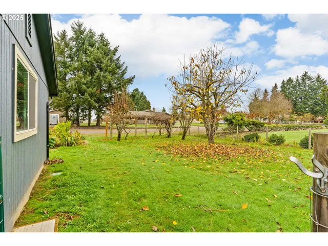 $900,000 | 27862 Green Oaks Drive, Eugene, OR 97402