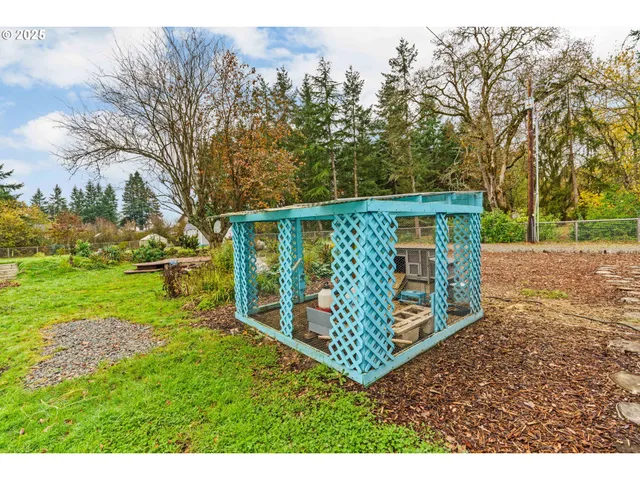 $900,000 | 27862 Green Oaks Drive, Eugene, OR 97402