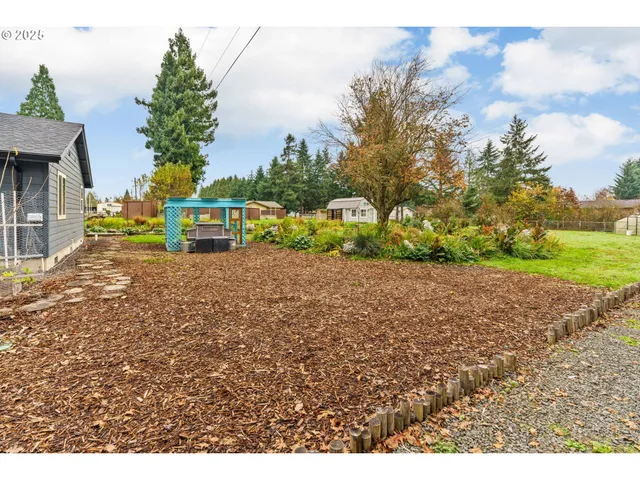$900,000 | 27862 Green Oaks Drive, Eugene, OR 97402