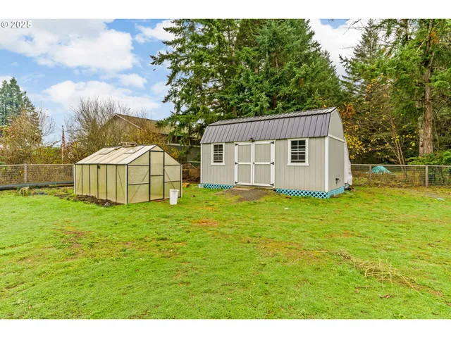 $900,000 | 27862 Green Oaks Drive, Eugene, OR 97402