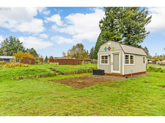 $900,000 | 27862 Green Oaks Drive, Eugene, OR 97402