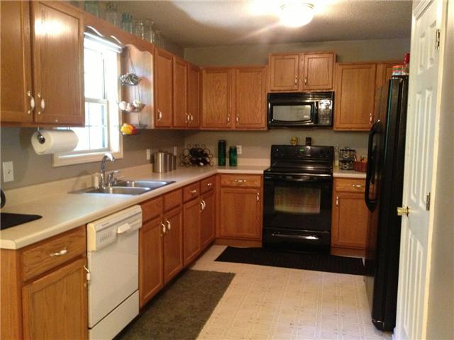 3489 Hunters Ridge Woodlawn, TN 37191 - Photo 3 of 16 Home has a great open concept