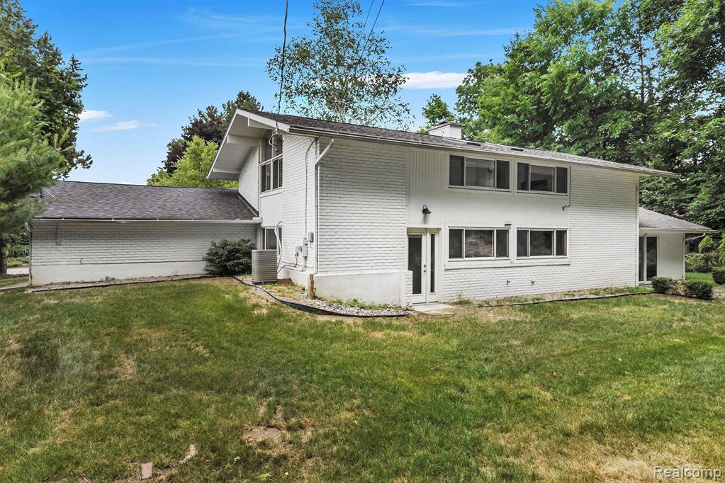 29746 Highmeadow Road Farmington Hills, MI 48334 - Photo 41 of 46