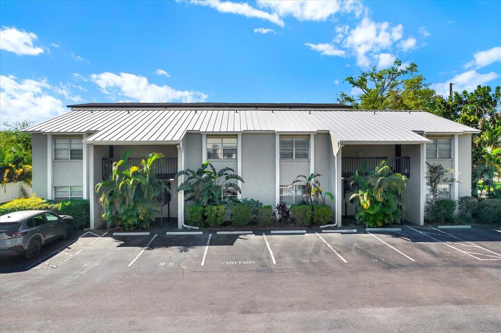 306 South Habana Avenue, Unit 3 Tampa, FL 33609 - Photo 1 of 23 a front view of a house with a porch