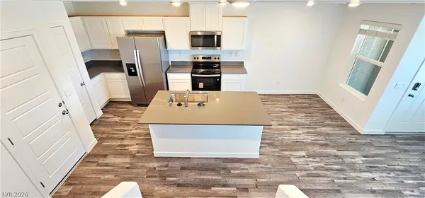 $2,095 | 915 Violet Heron Street, Henderson, NV 89011