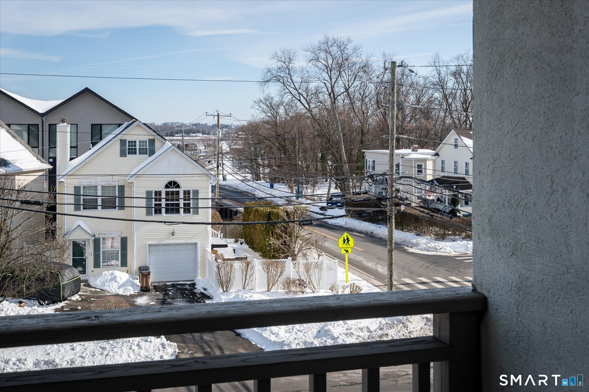 950 Cove Road, Unit B6 Stamford, CT 06902 - Photo 18 of 34 a view of a house with pool and sitting area