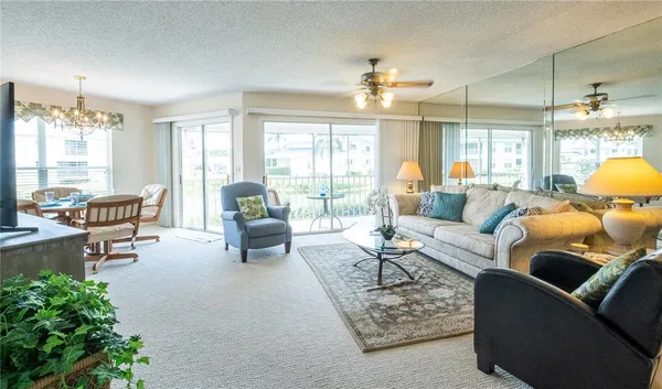 $2,400 | 831 Audubon Drive, Unit 831, Bradenton, FL 34209