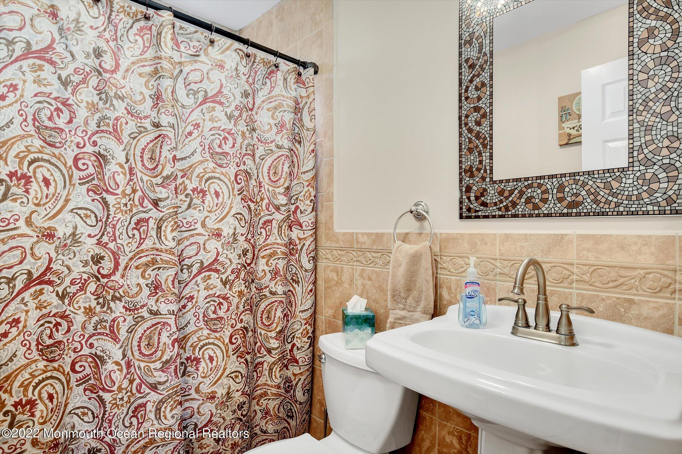 15 Sunnyside Road Howell, NJ 07731 - Photo 23 of 38 Bathroom