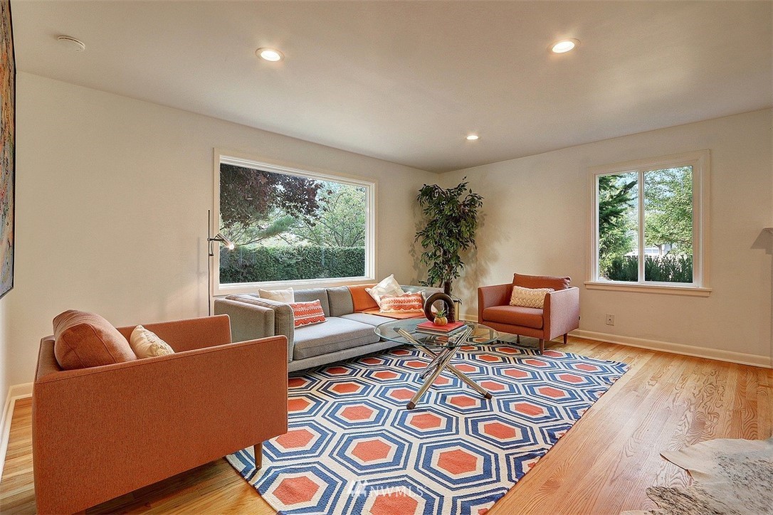 4606 South Adams Street Seattle, WA 98118 - Photo 10 of 29 a living room with furniture and a window