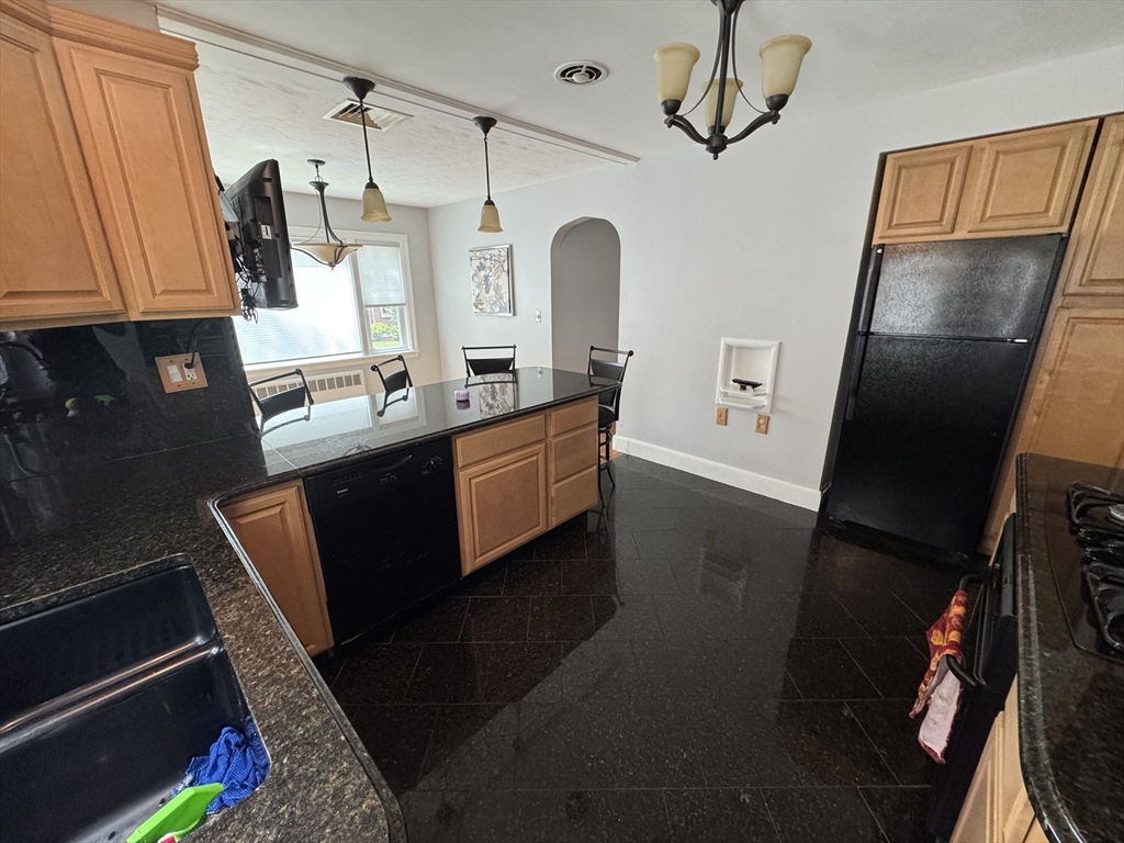 181 Bonad Road Chestnut Hill, MA 02467 - Photo 5 of 20