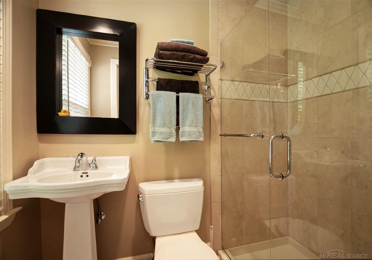 74 Lewiston Road Grosse Pointe Farms, MI 48236 - Photo 21 of 67