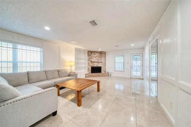 $2,350 | 7838 Vickijohn Drive, Houston, TX 77071