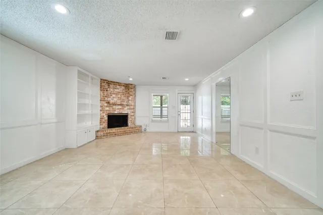 $2,350 | 7838 Vickijohn Drive, Houston, TX 77071