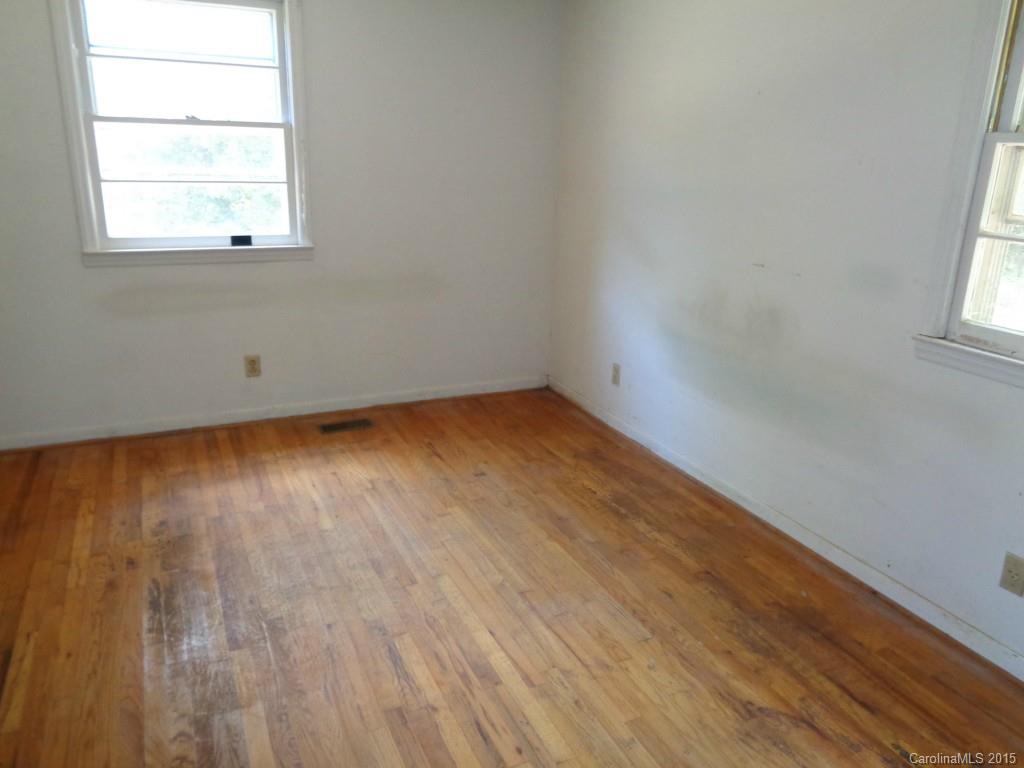 172 Alexander Road Troy, NC 27371 - Photo 3 of 11 Gallery Image 3