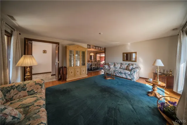 $299,900 | 110 Bellshire Lane, Syracuse, NY 13208