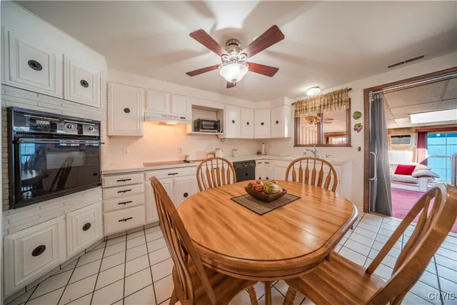 $299,900 | 110 Bellshire Lane, Syracuse, NY 13208